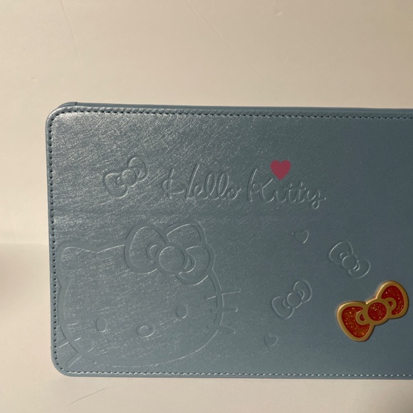 🍀 Hello Kitty Leather Case for iPad Mini - Blue Bow Generation 1/2/3 NEW 🍀 - Picture 2 of 7